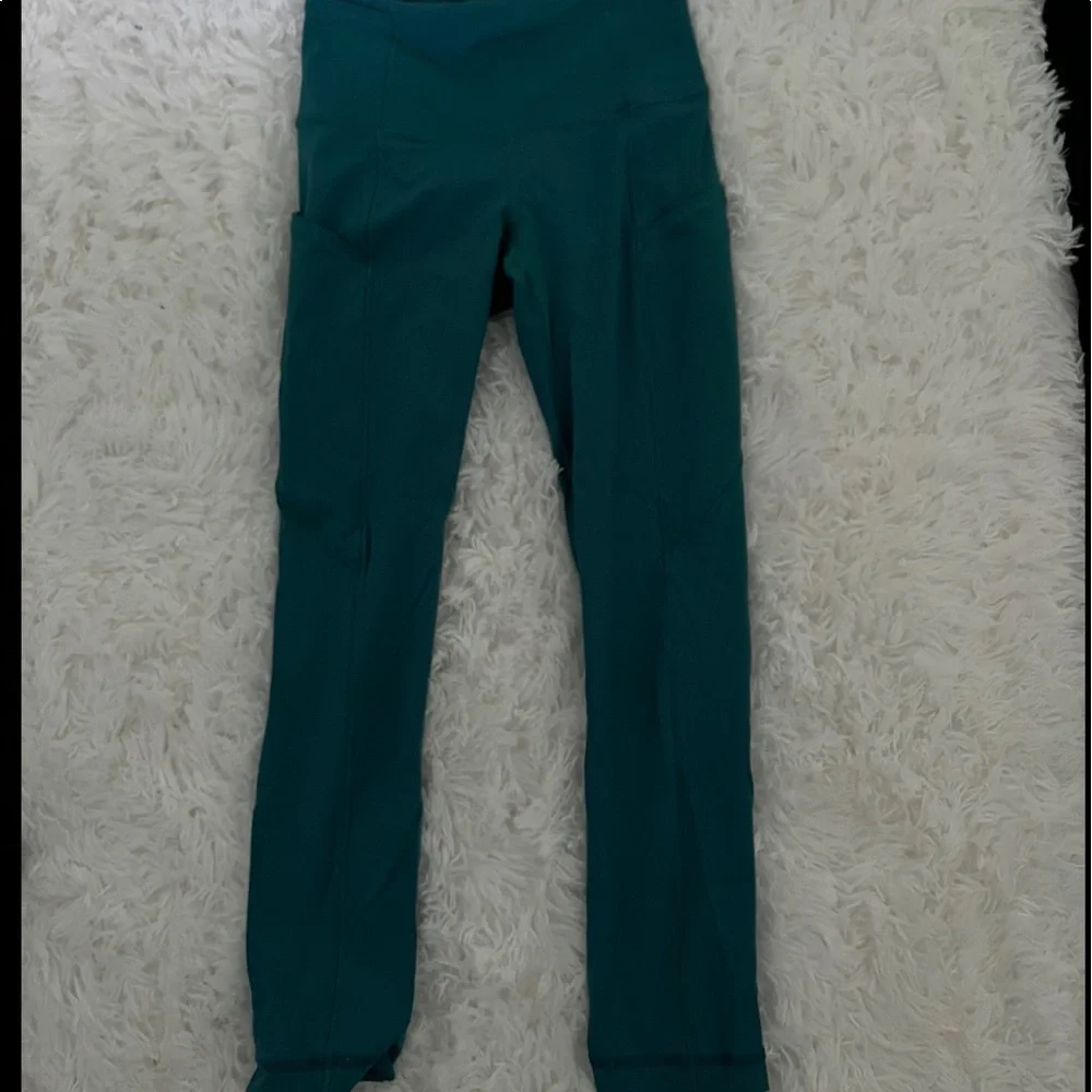 lululemon fast and free high rise leggings 21” - Picture 3 of 3